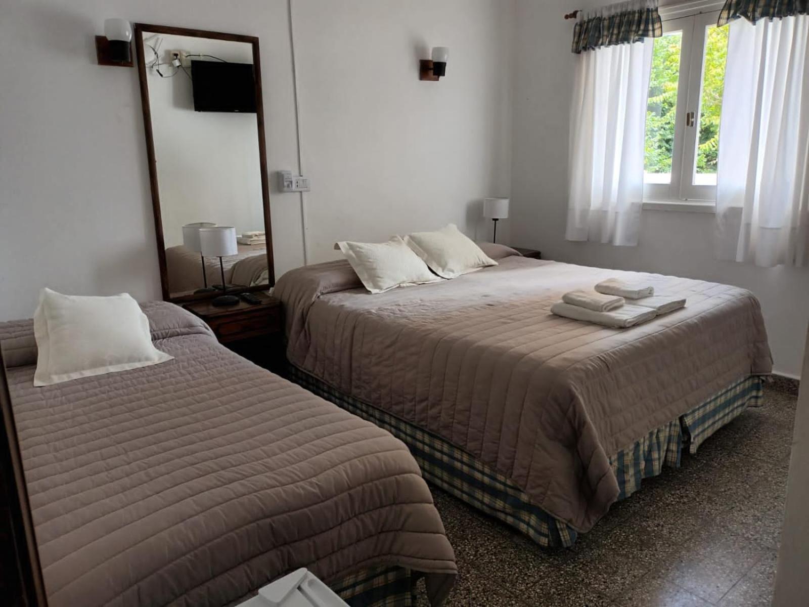 Hosteria Sajonia Villa Gesell Extérieur photo