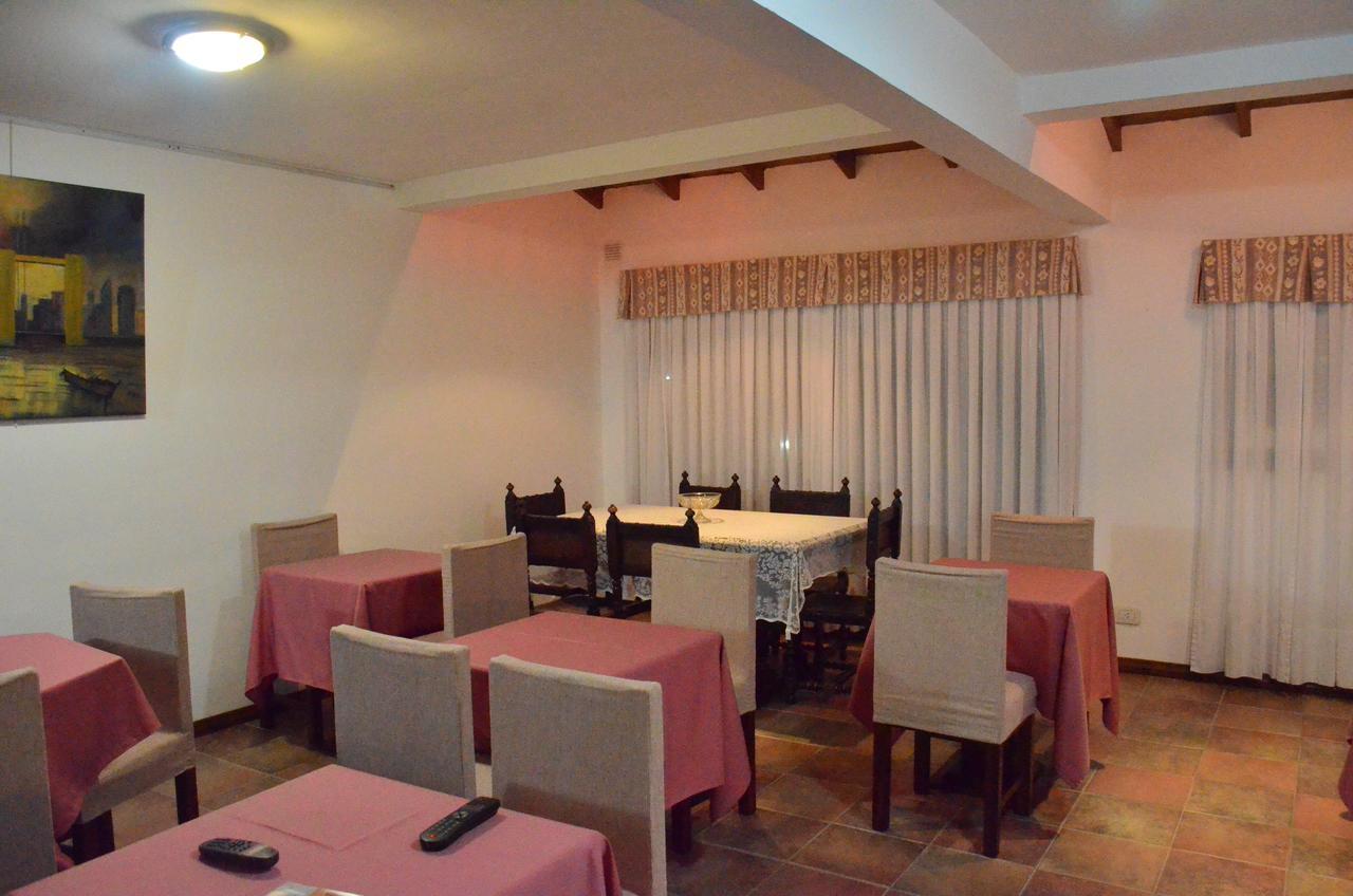 Hosteria Sajonia Villa Gesell Extérieur photo